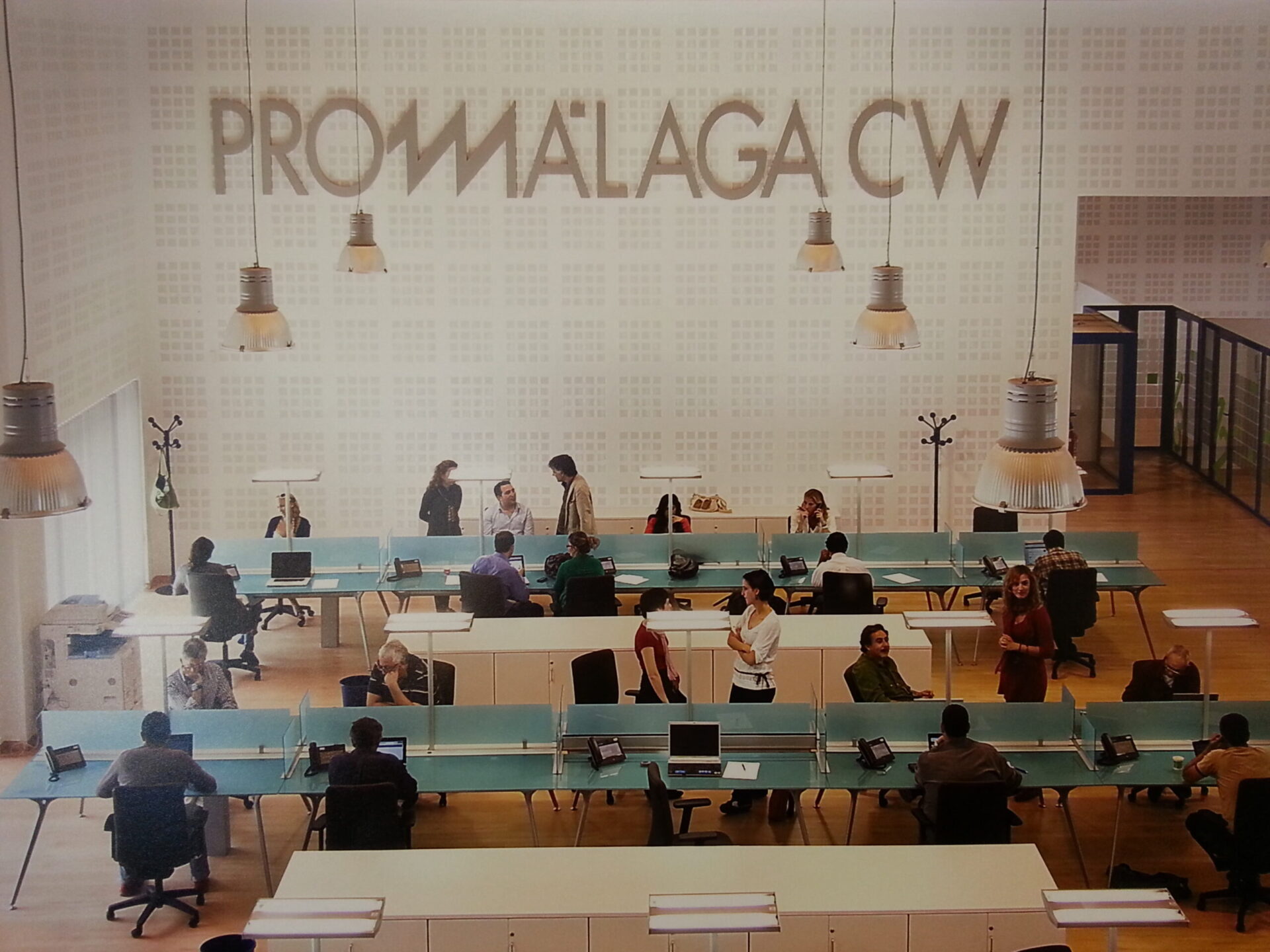 Espacios y personas en Coworking Málaga · Klic Arquitectos